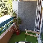 Ensoleille Avec Balcon Apartman Nîmes