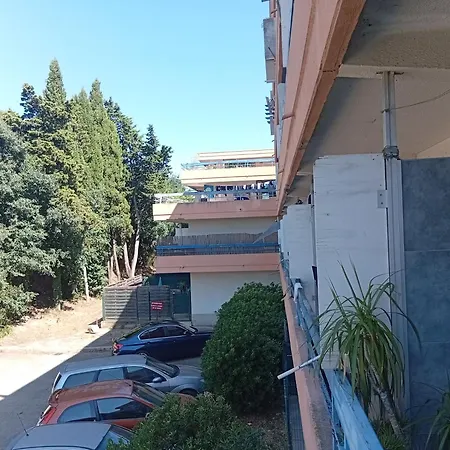 Ensoleille Avec Balcon Apartment Nimes